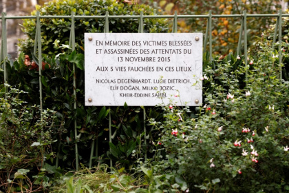 A plaque near the Bonne Biere bar in Paris has since 2024 paid hommage to the victims of the attacks - Ian LANGSDON (AFP)