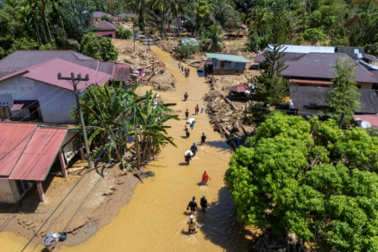 The Tapanuli region has been devastated by floods that killed nearly 1,000 people - YT Hariono (AFP)
