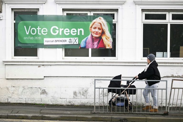 UK Labour party threatened by hard-right, leftists in heartland