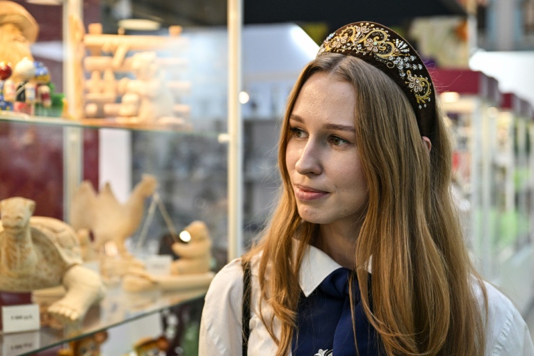 Cut off from the West, Muscovites rediscover Russian 'roots'