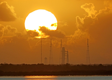 For the first time in more than half a century, astronauts will fly around the Moon - Gregg Newton (AFP)