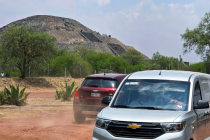 Police evacuated the Teotihuacan archaeological site, a famed tourist destination with ancient pyramids, after the shooting - Valentina ALPIDE (AFP)