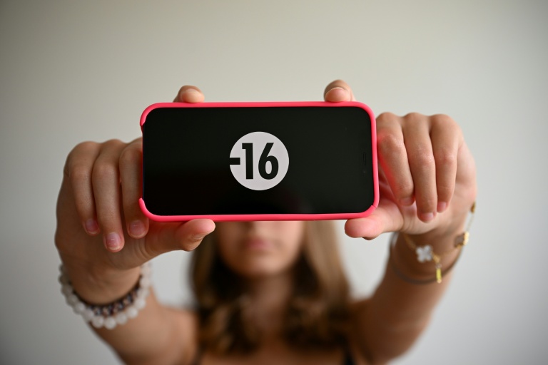 EU moves closer to kicking kids off social media
