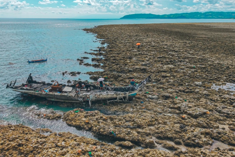 Deadly Philippines quake turns seabed into shore