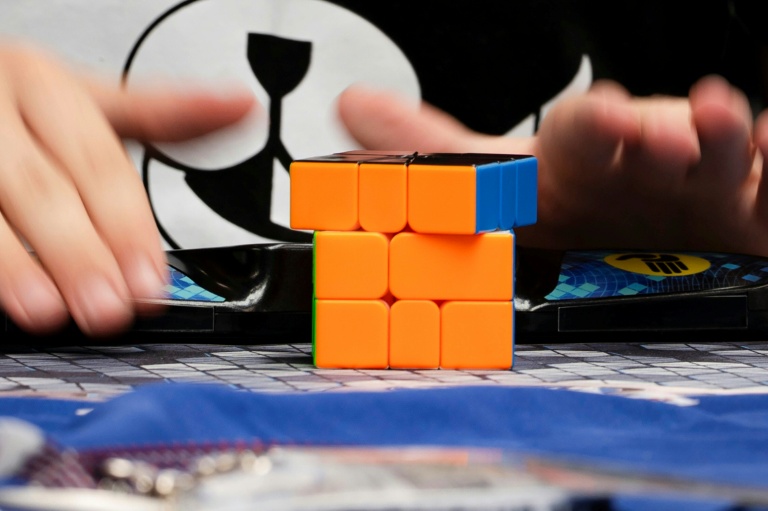 Six-year-old Chinese girl sets world record with Rubik's Cube