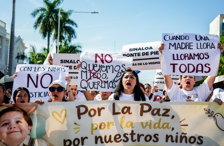 'Fed up': Thousands march against Sinaloa Cartel violence