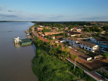 The Bolivian town of Guayaramerin, which lies just across an Amazon tributary from Brazil, is a gateway to the South American interior for Brazilian drug traffickers - AIZAR RALDES (AFP)