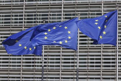 AFP__20260911__oikonomou-notitle260910_npv2p__v1__MidRes__EuFlagsInBrussels.jpg