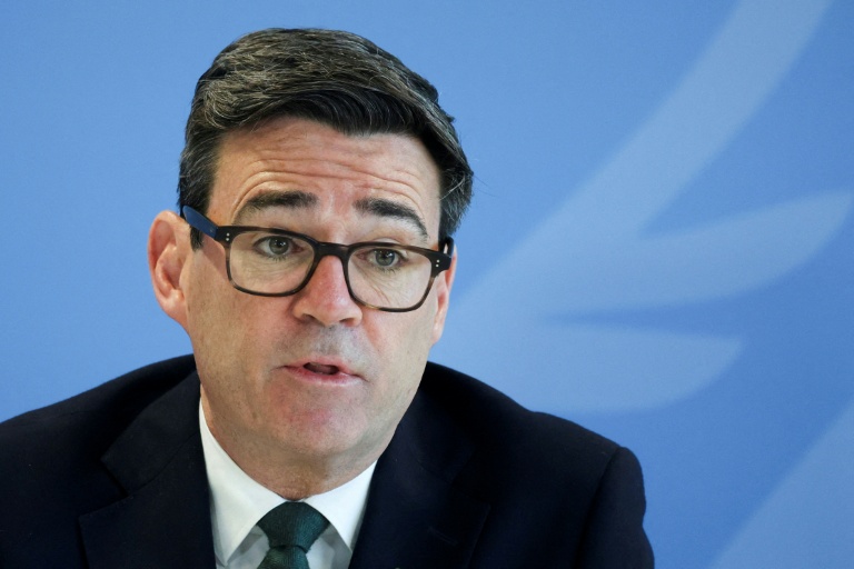 UK PM calls for 'honest discussion' about EU free movement