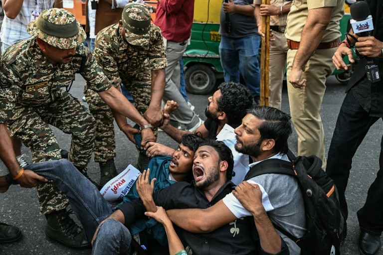 India youth shift tactics as police clamp down on election protest