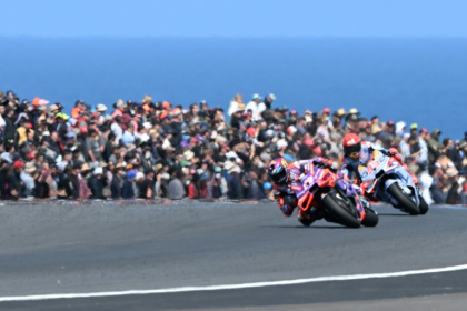 Jorge Martin (L) and Marc Marquez (R) are preparing to race for the last time at Phillip Island - Paul CROCK (AFP)
